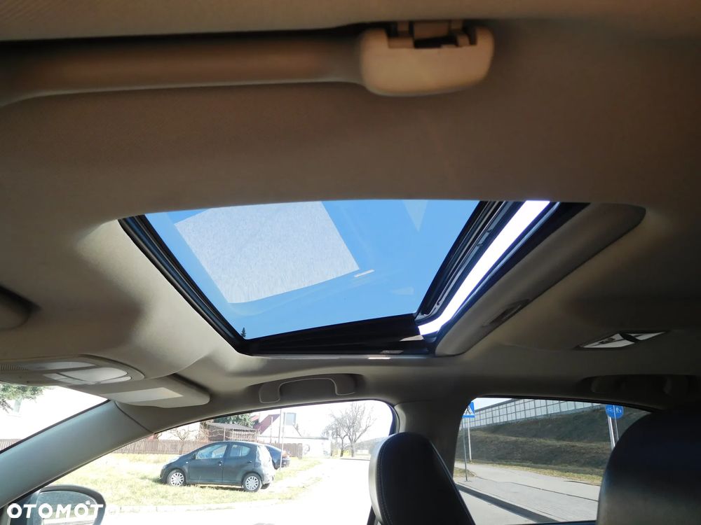 Suzuki Kizashi 2.4 Sport 4WD CVT - 12