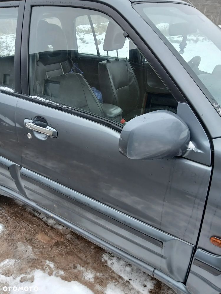 Suzuki Grand Vitara 2.0 - 3