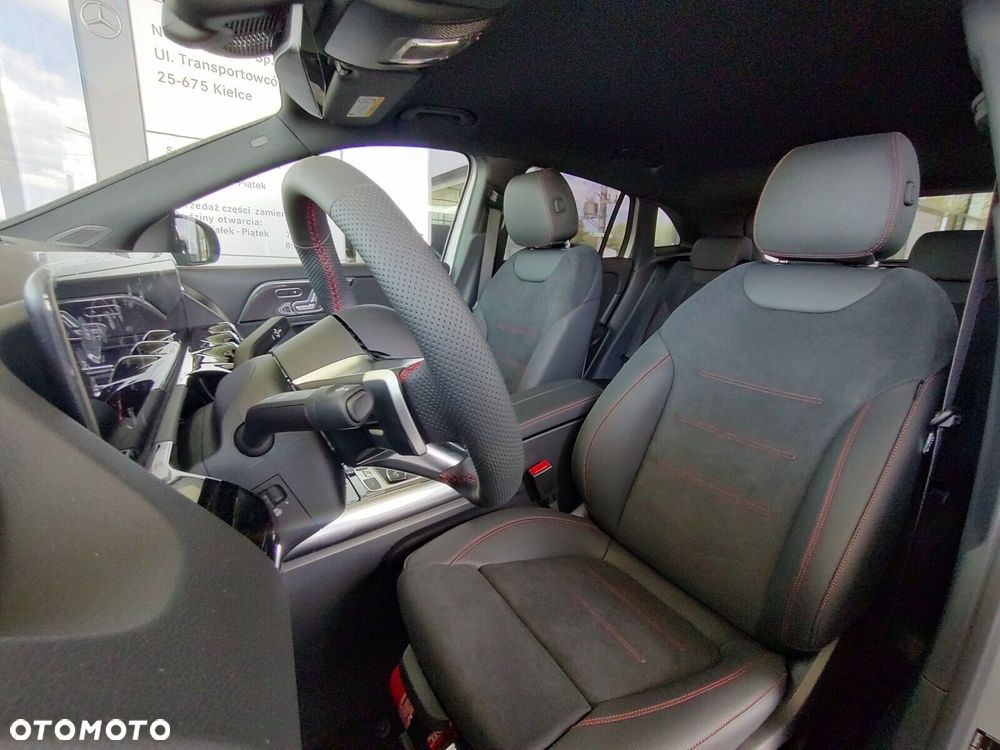 Mercedes-Benz GLA - 14