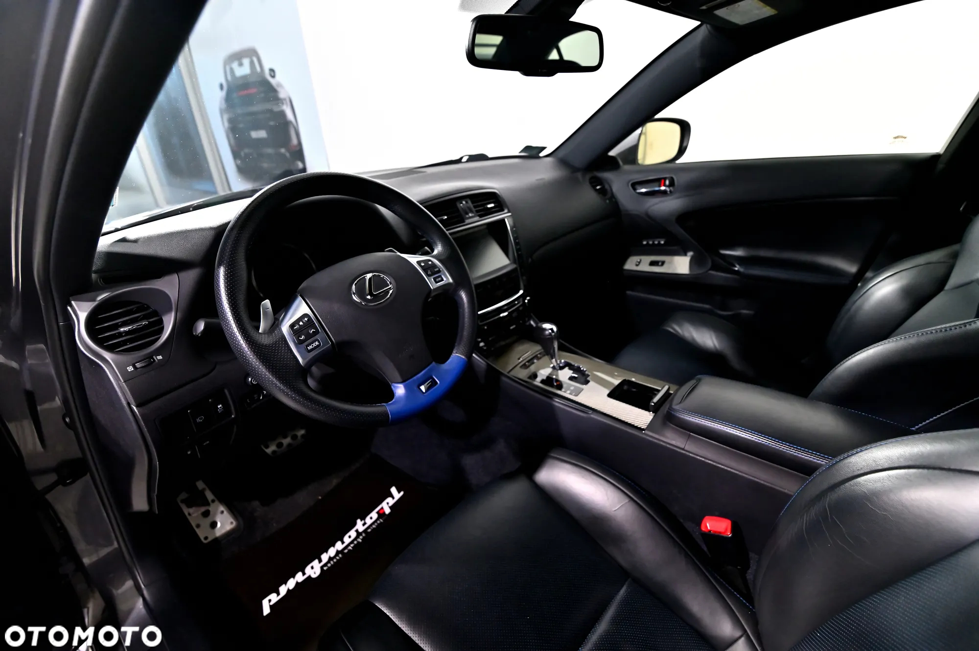 Lexus IS F - 6