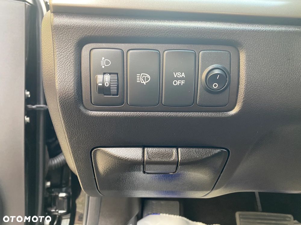 Honda Accord 2.0 Automatik Elegance 50 Jahre Edition - 29