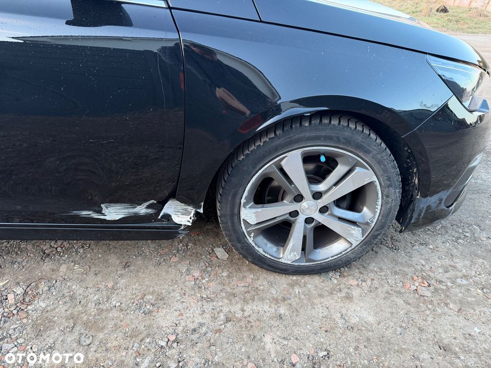 Peugeot 308 PureTech 130 GPF EAT8 Stop & Start GT Pack - 23