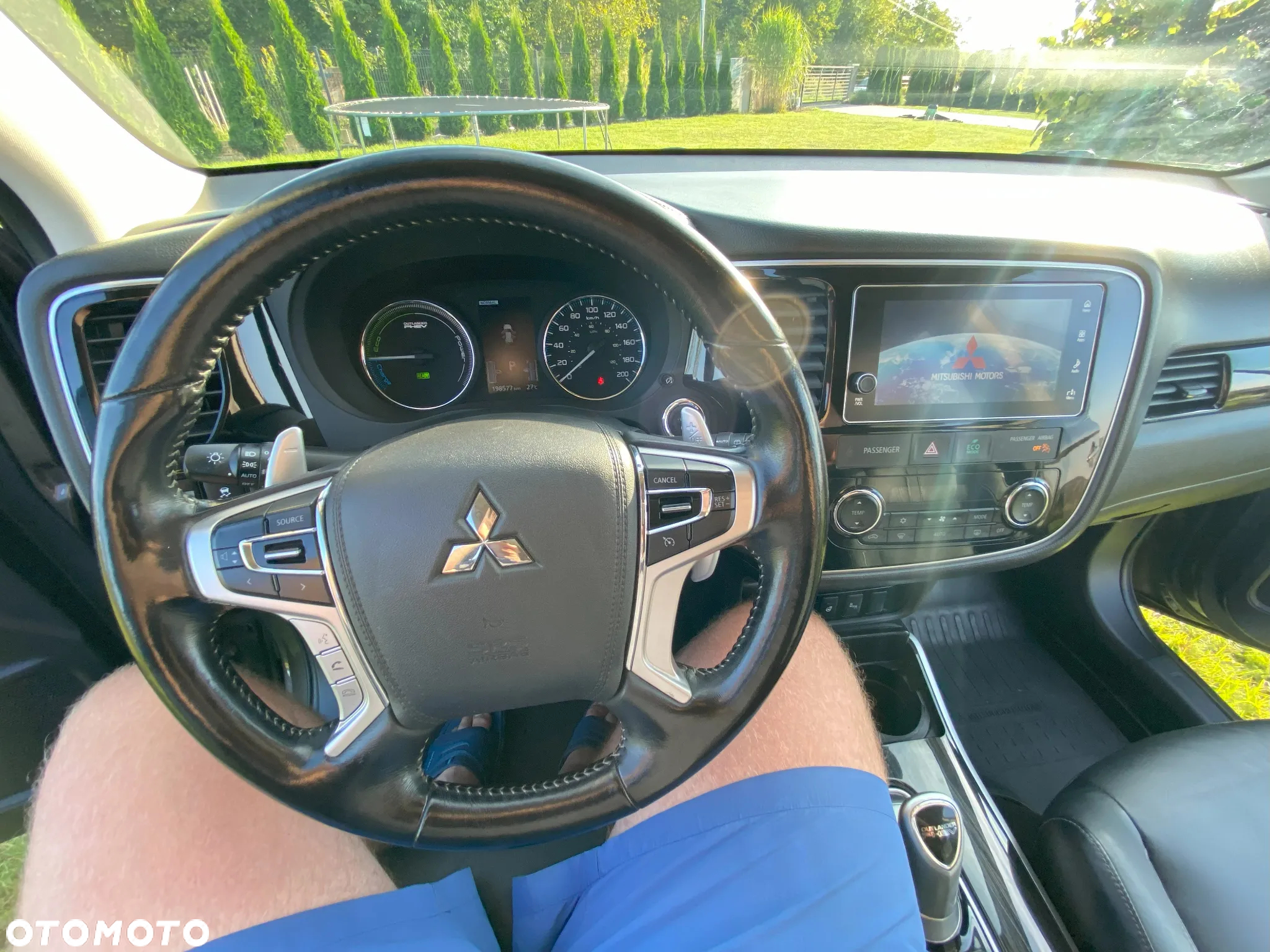 Mitsubishi Outlander 2.0 4WD Plug-In Hybrid Plus - 12