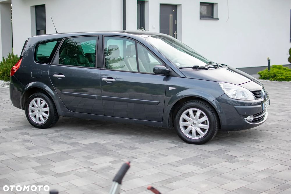 Renault Grand Scenic - 12