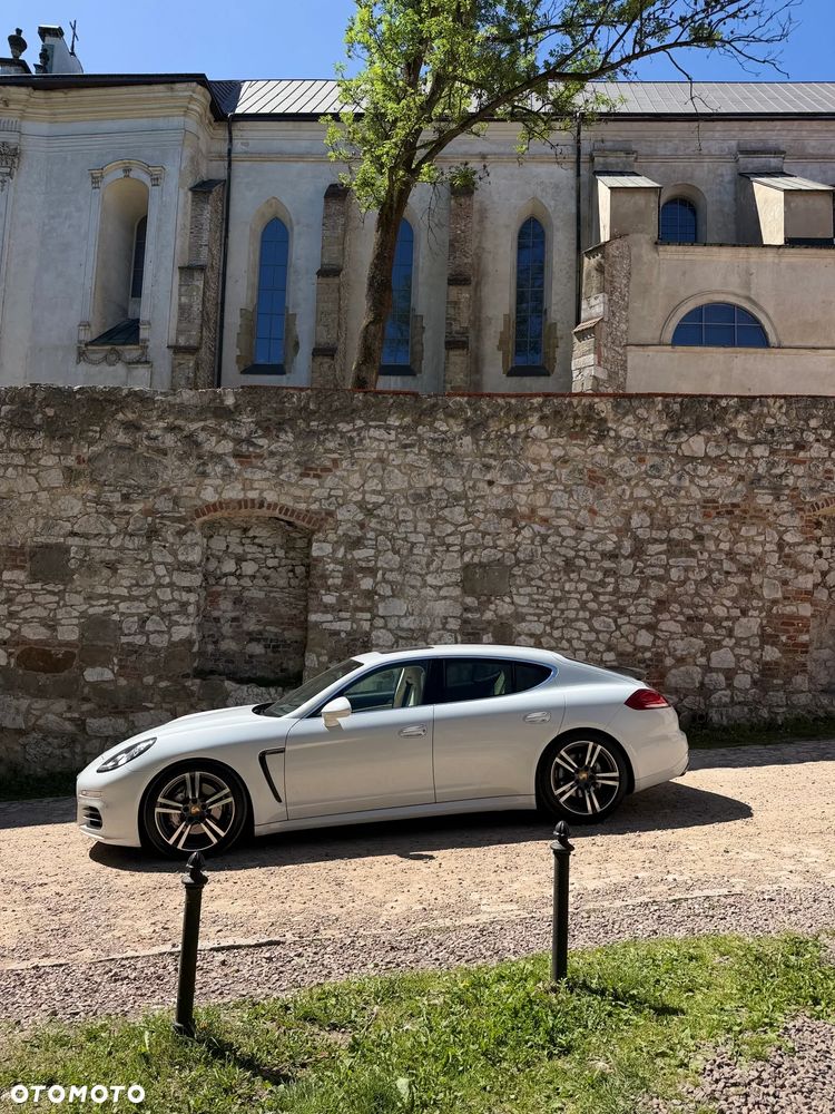 Porsche Panamera 4S - 6