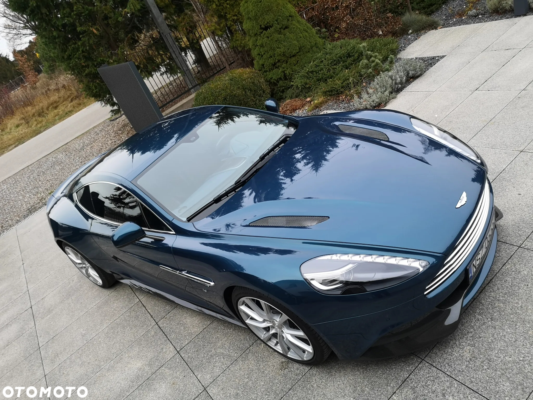 Aston Martin Vanquish - 9
