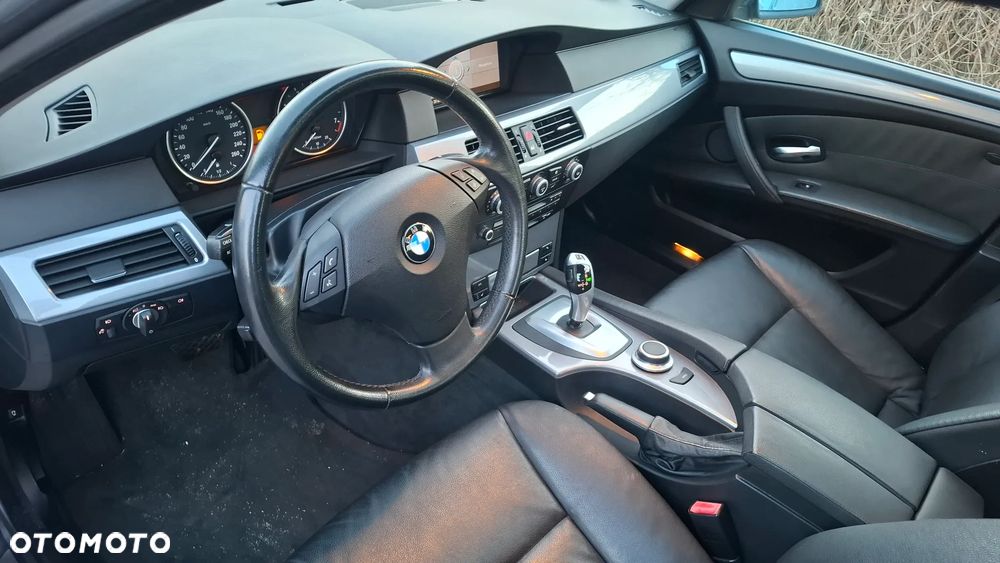 BMW Seria 5 525i - 13