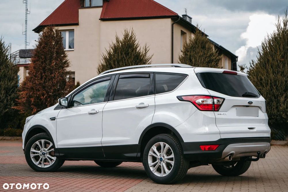 Ford Kuga 2.0 TDCi 2x4 Titanium - 12