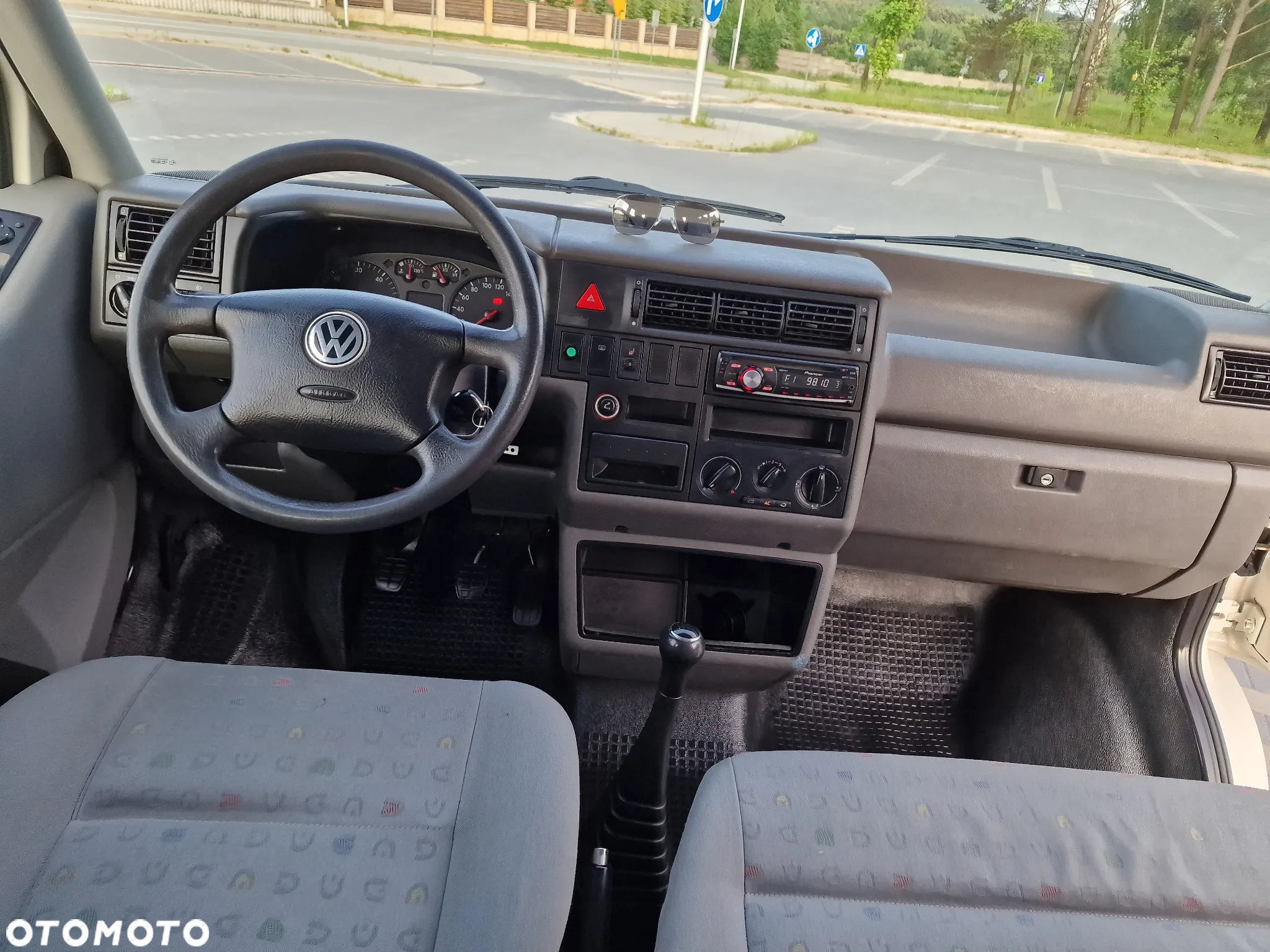 Volkswagen Caravelle GL - 19