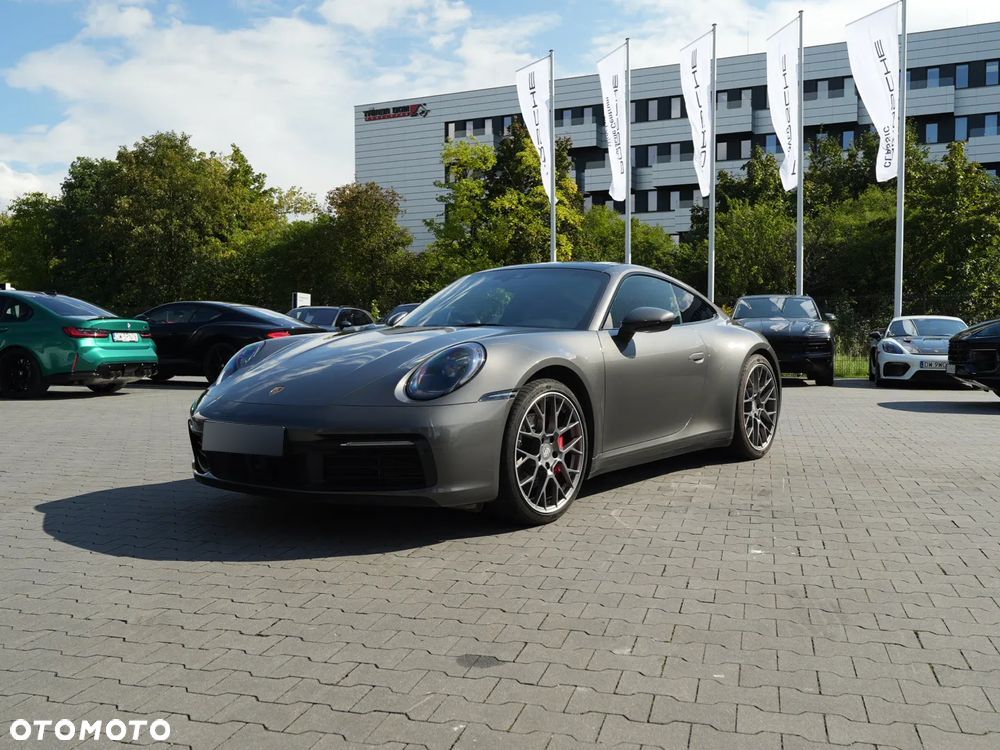Porsche 911 Carrera 4S - 1
