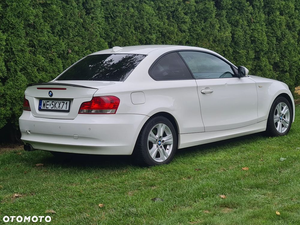 BMW 120I 2011 photo 5