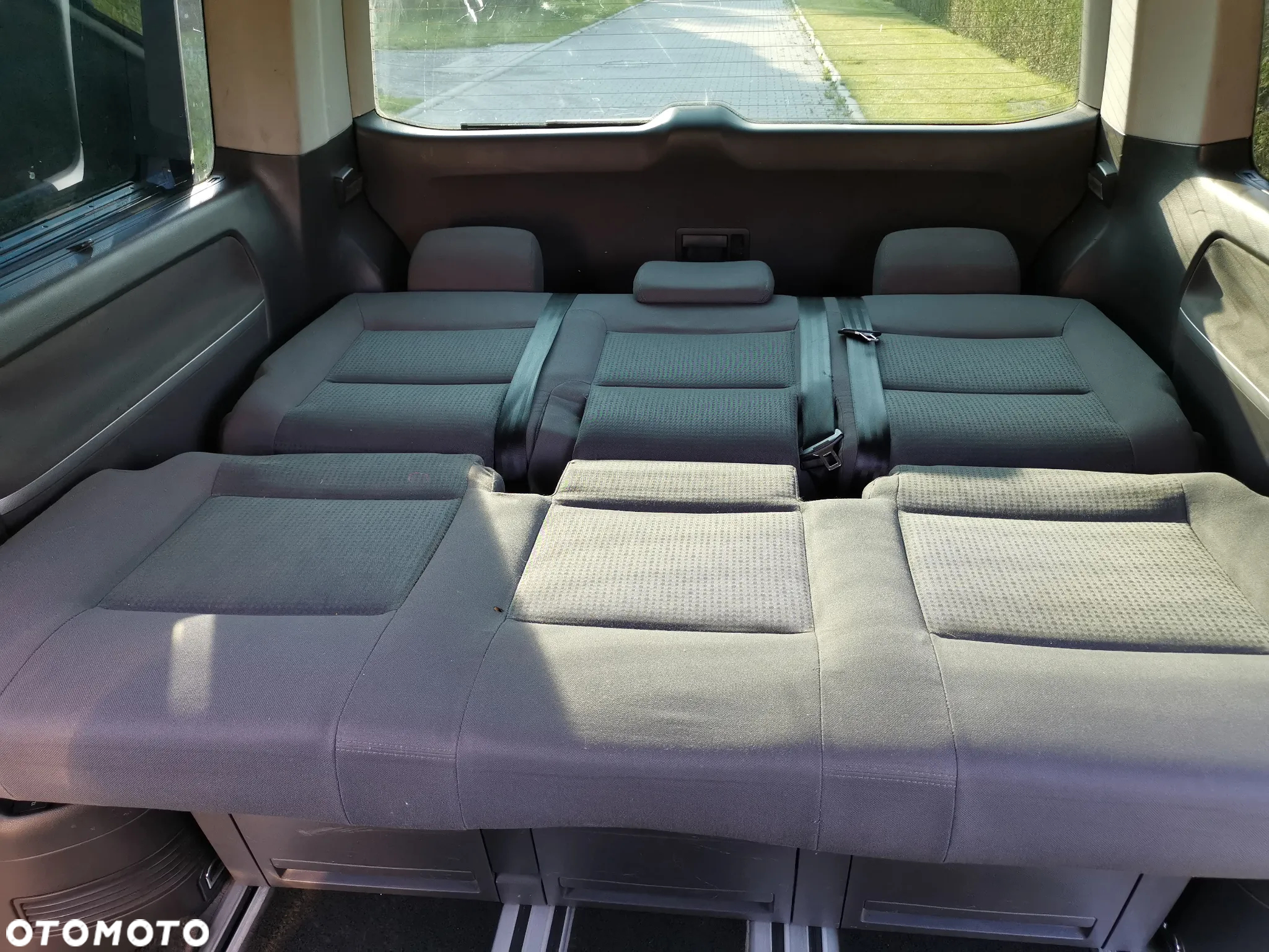 Volkswagen Multivan - 13