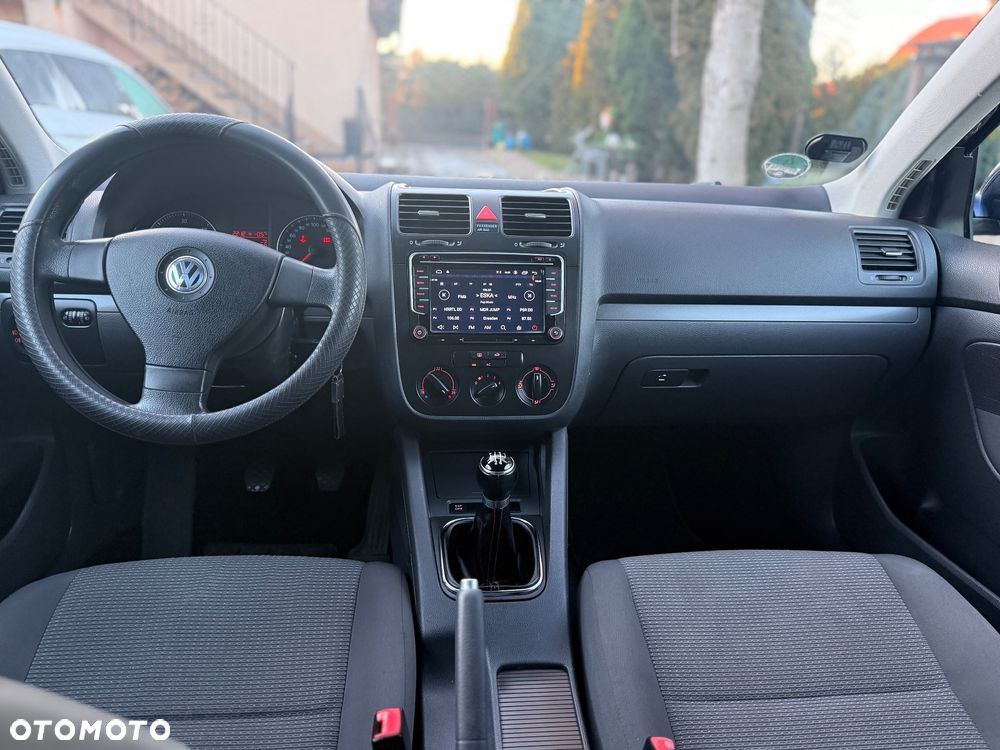 Volkswagen Golf 1.9 TDI DPF Trendline BlueMotion - 16