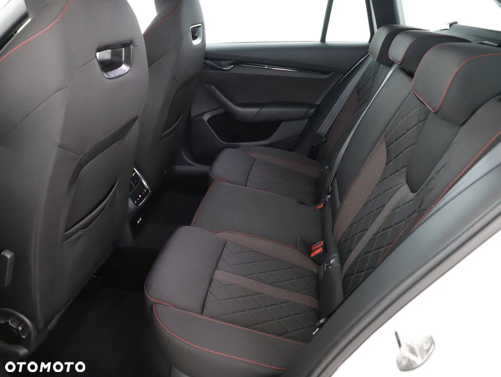 Skoda Octavia 2.0 TDI RS DSG - 12