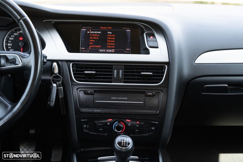 Audi A4 2.0 TDI Advance - 27