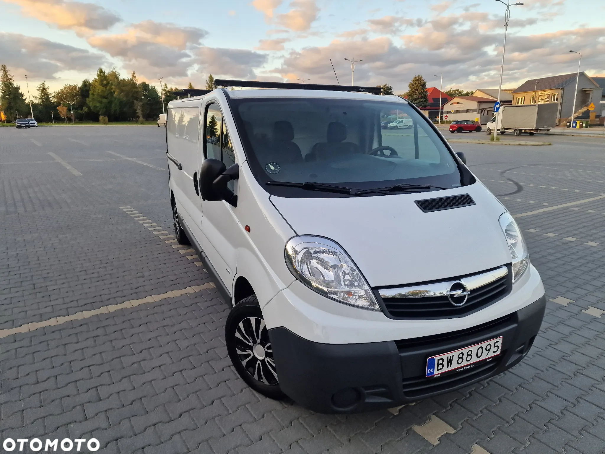 Opel Vivaro - 17