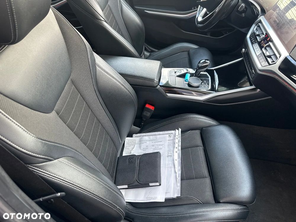 BMW Seria 3 320d Sport Line - 28