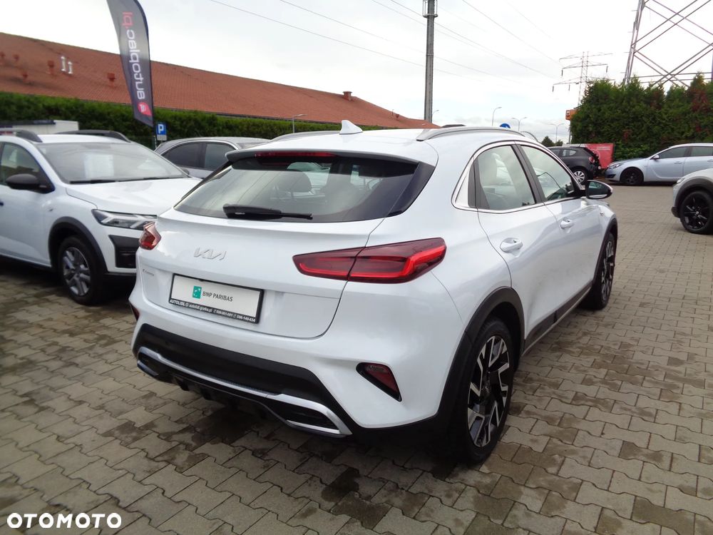 Kia XCeed 1.5 T-GDI Business Line DCT - 11