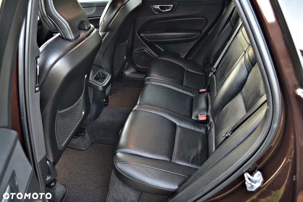 Volvo XC 60 B4 D AWD Geartronic Inscription - 27