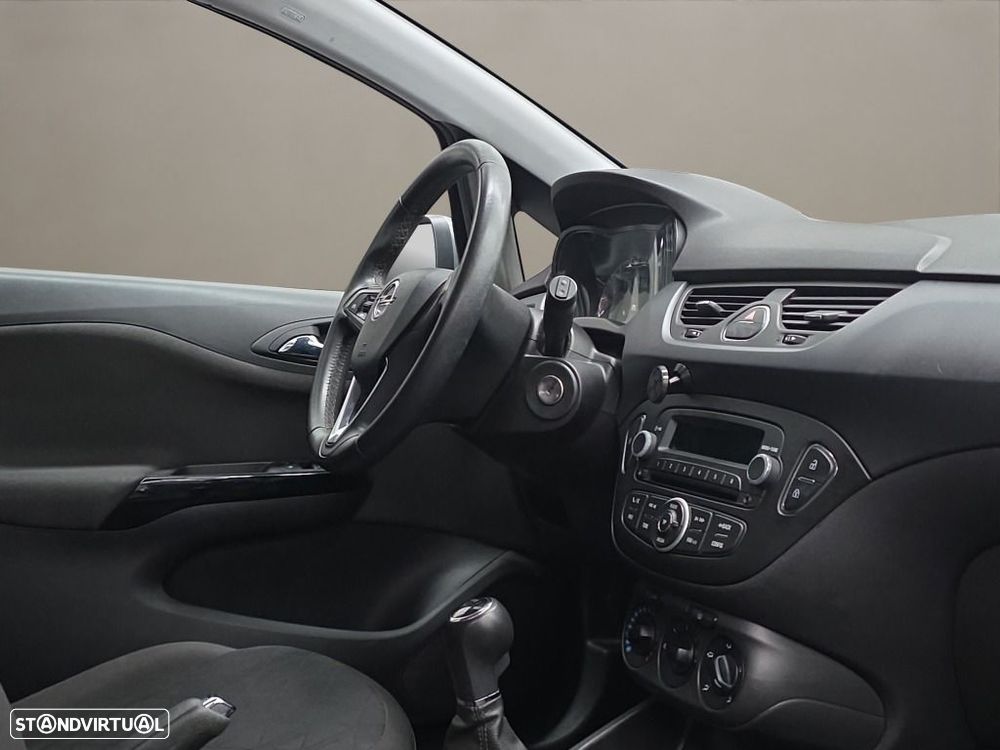 Opel Corsa 1.2 120 Anos - 12