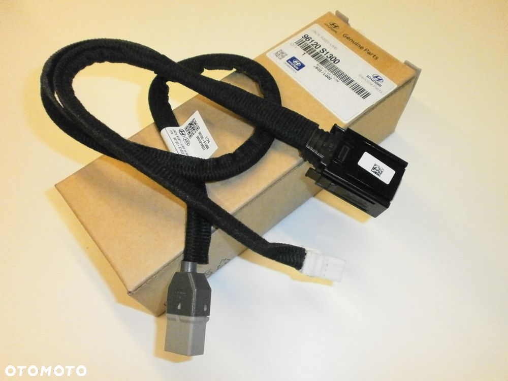 Gniazdo usb z wiązką HYUNDAI SantaFe nr kat. 96120S1300 - 3