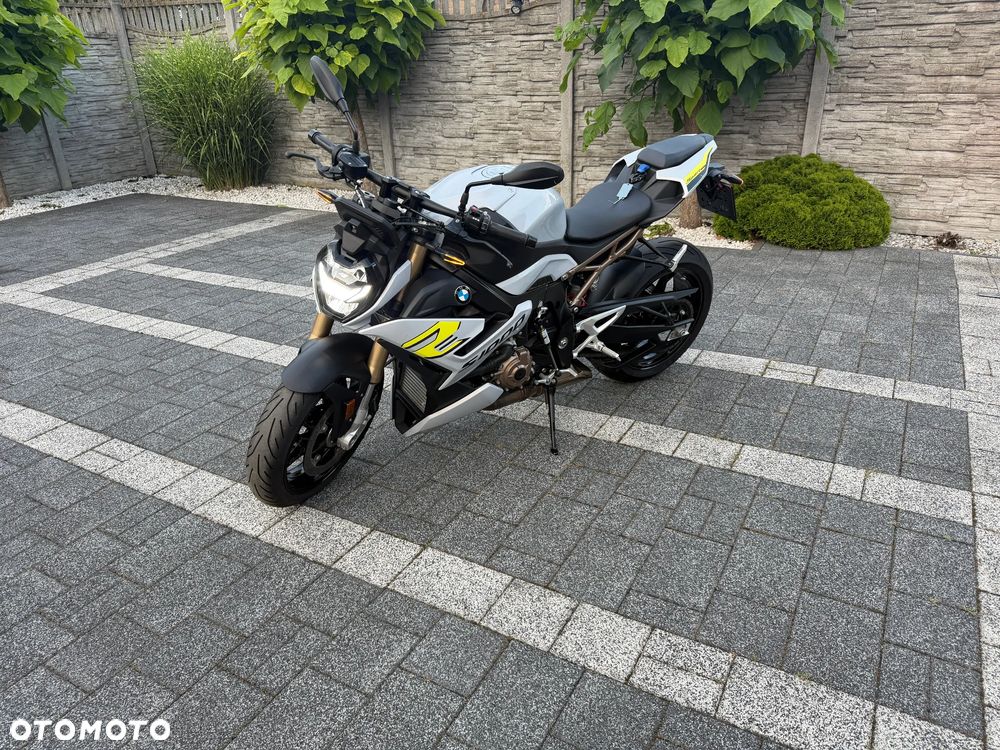 BMW S - 22