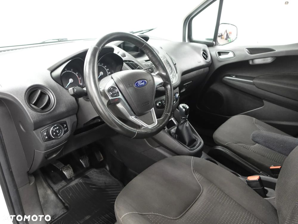 Ford Transit COURIER - 19