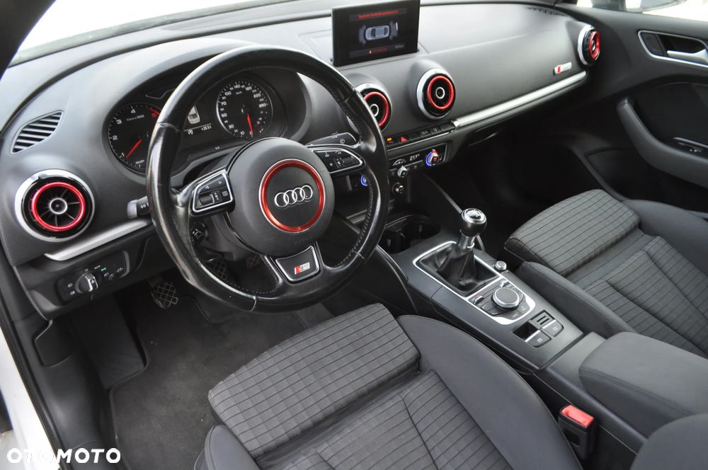 Audi A3 Limousine 2.0 TDI S line Sportpaket - 28