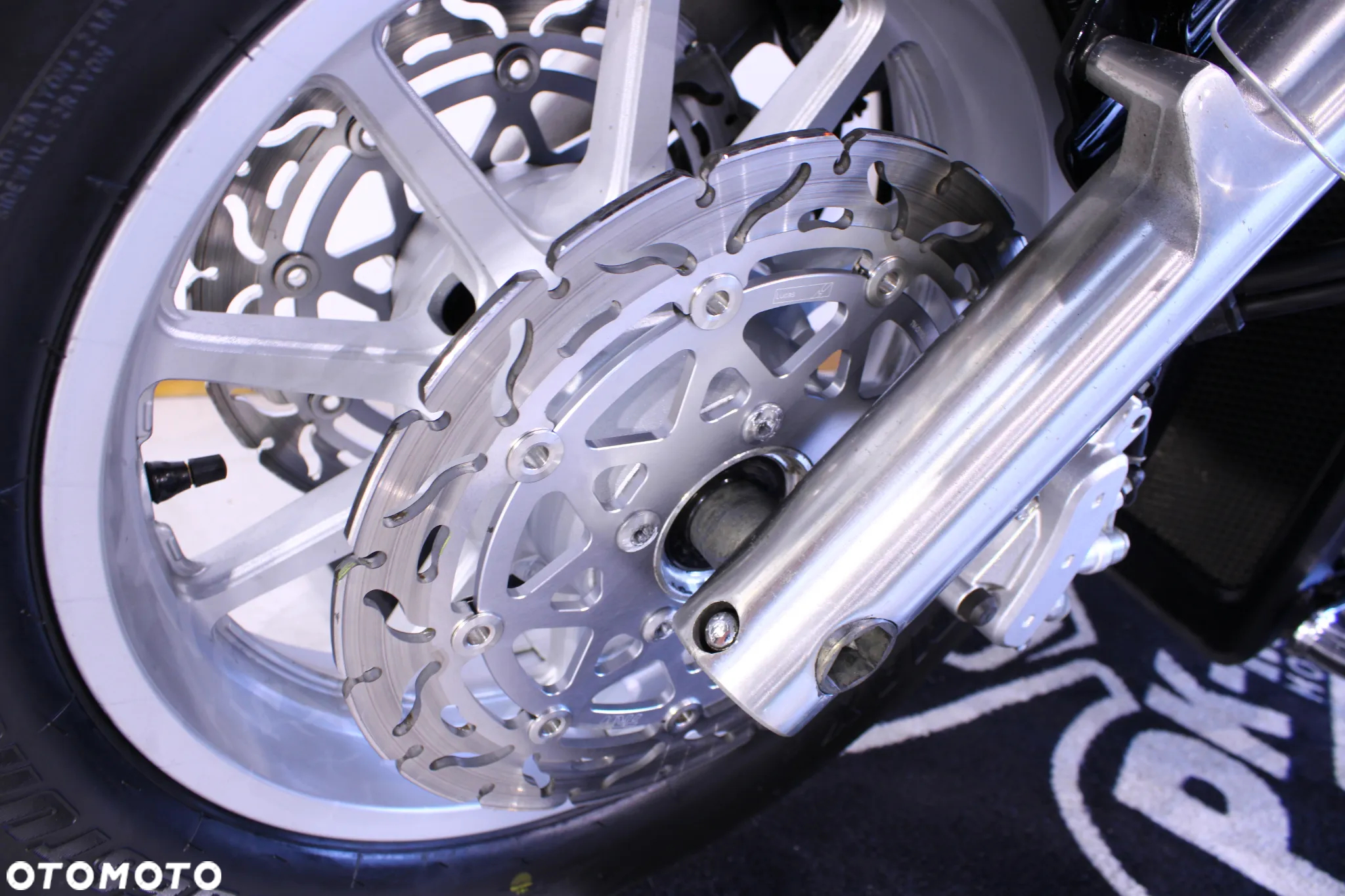 Suzuki Intruder - 26