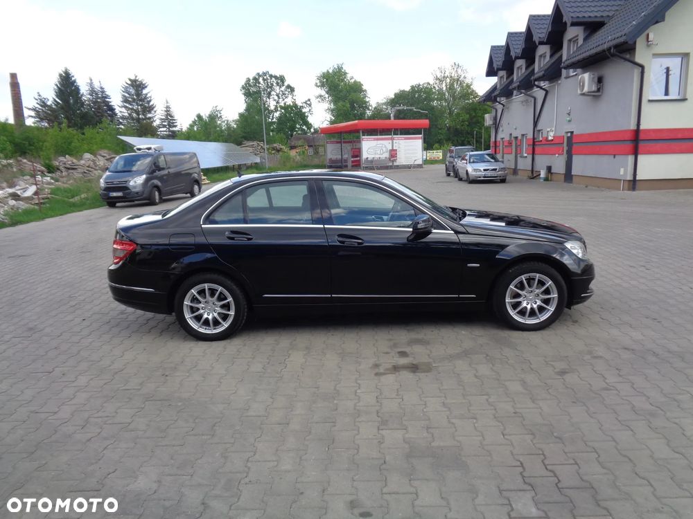 Mercedes-Benz Klasa C 180 BlueEFFICIENCY Avantgarde - 13