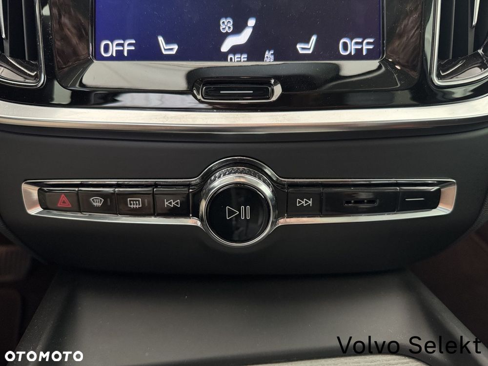 Volvo V60 Cross Country - 22