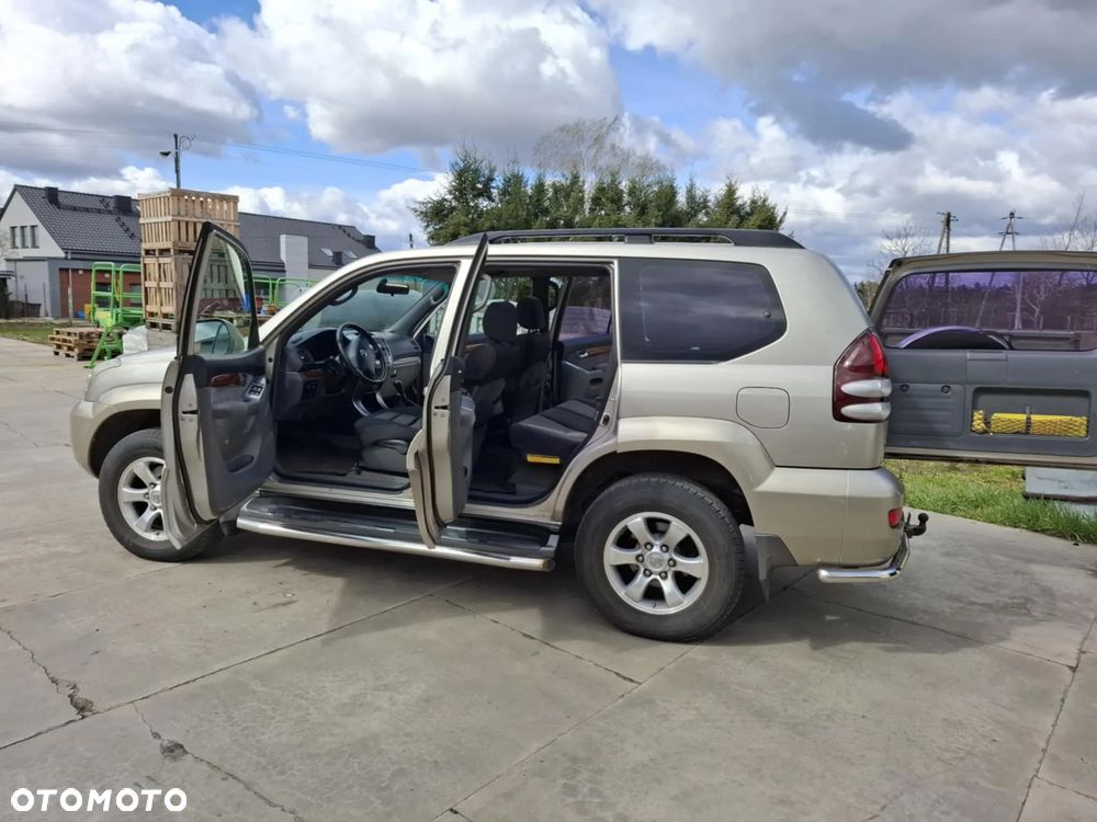 Toyota Land Cruiser - 7