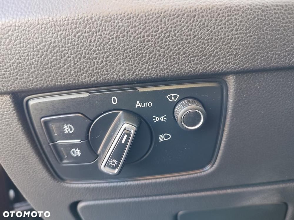 Volkswagen Passat 2.0 TDI SCR 4Motion DDG Highline - 22