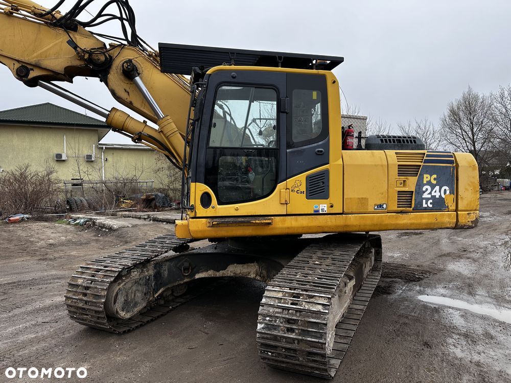 Komatsu PC240 - 1