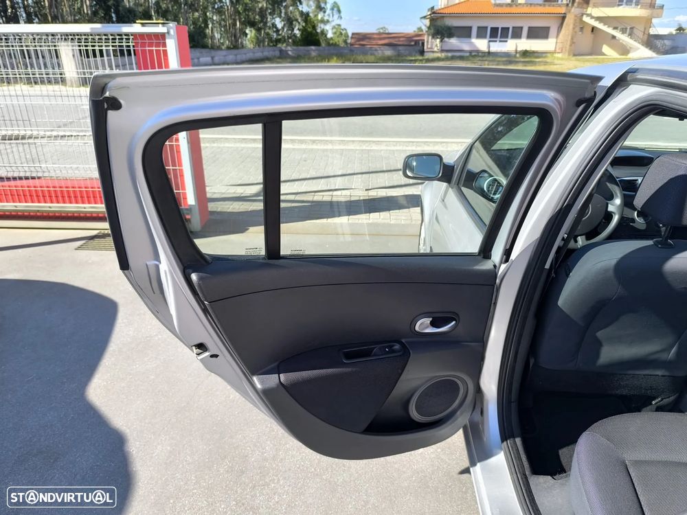 Renault Clio 1.5 dCi Dynamique Luxe - 19