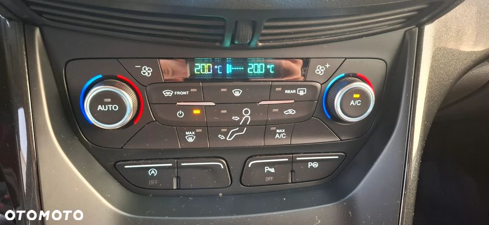 Ford Kuga 1.5 EcoBoost 4x4 Business Edition - 30