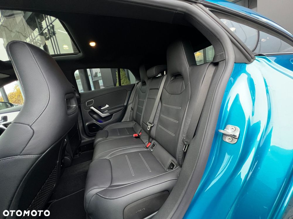 Mercedes-Benz CLA AMG 35 4-Matic 7G-DCT - 11