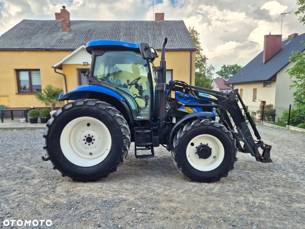 New Holland T6020 T6.120 t6010 maxum 120 case - 1