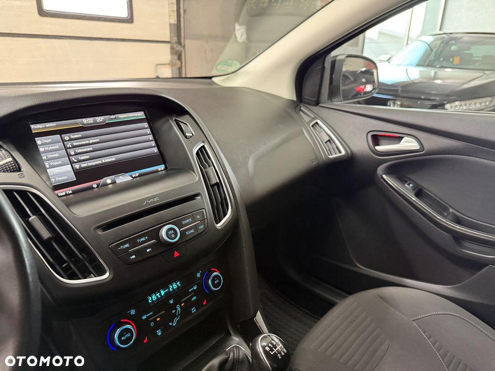 Ford Focus 1.0 EcoBoost Titanium - 26