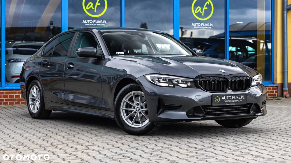 BMW Seria 3 320i - 5