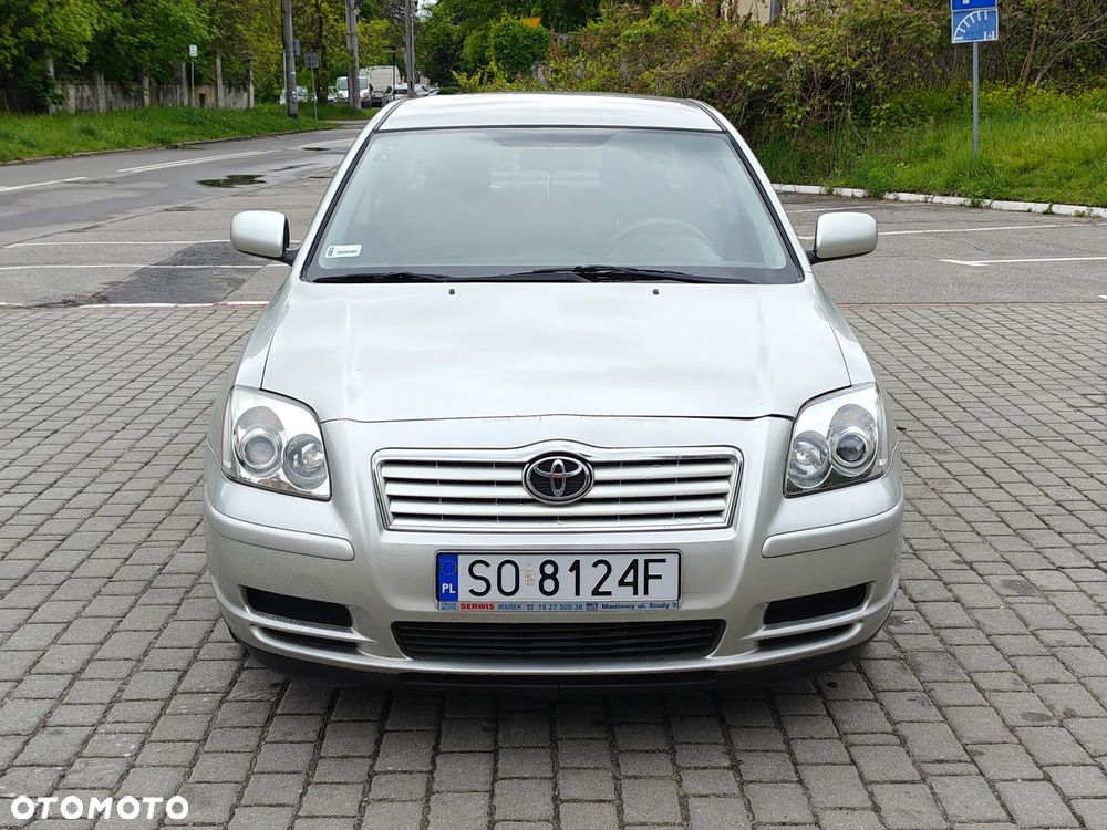 Toyota Avensis 1.8 Terra - 12