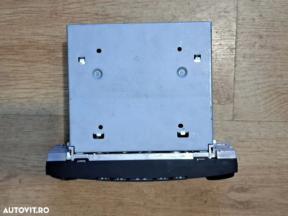 Navigatie Radio CD Originala Mercedes-Benz varianta NonFacelift E-Class W211 / CLS W219, Unitate Audio Harman Becker BE 7039 High Headunit, Cod OEM A2118202197, Model Q01 - 3