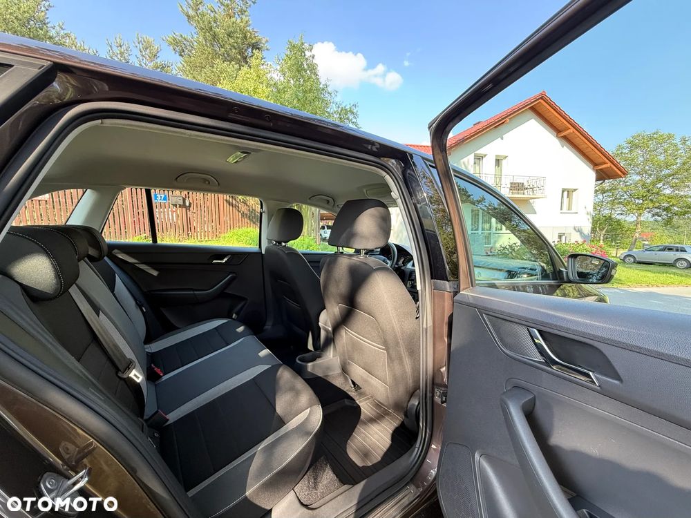 Skoda RAPID 1.2 TSI Ambition - 31