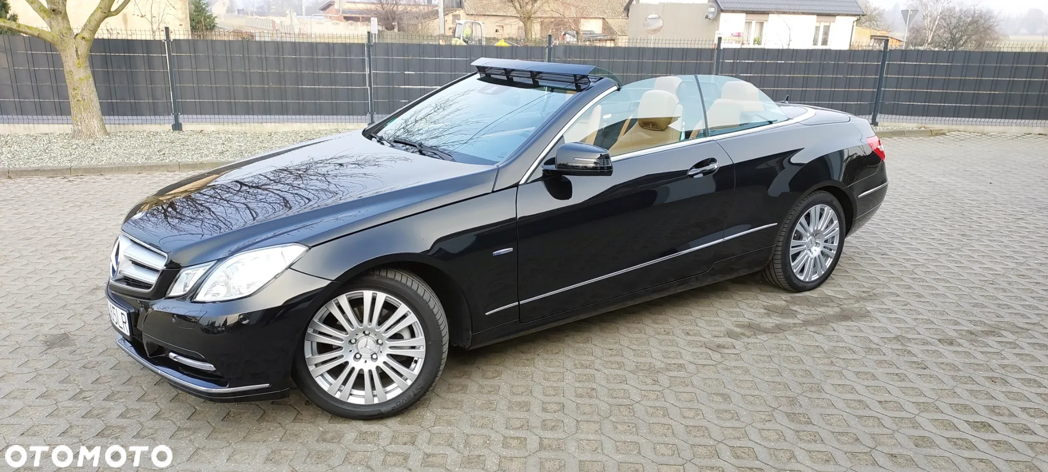 Mercedes-Benz Klasa E 200 CGI Cabrio BlueEFFICIENCY Automatik Avantgarde - 40