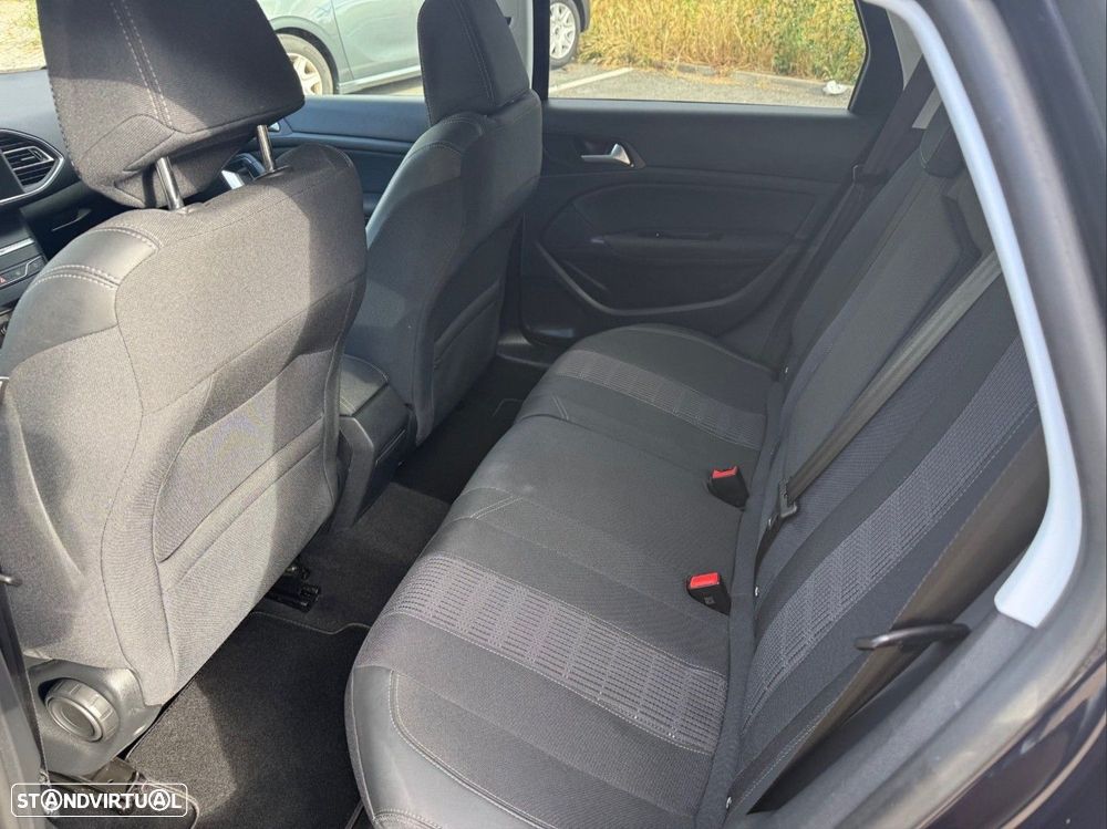 Peugeot 308 SW 1.2 PureTech Allure Full LED - 7