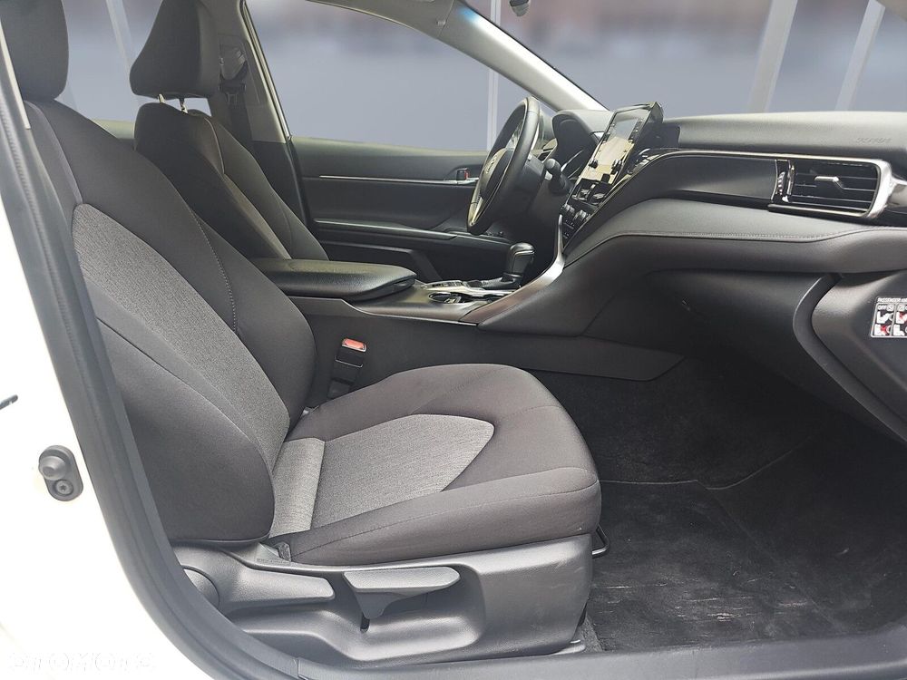 Toyota Camry 2.5 Hybrid Comfort CVT - 11