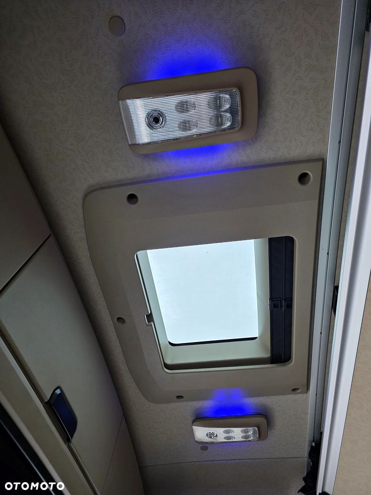 Mercedes-Benz ACTROS MP5 1853 / Salonka / Aktywny asystent kierowania / Klima postojowa - 18