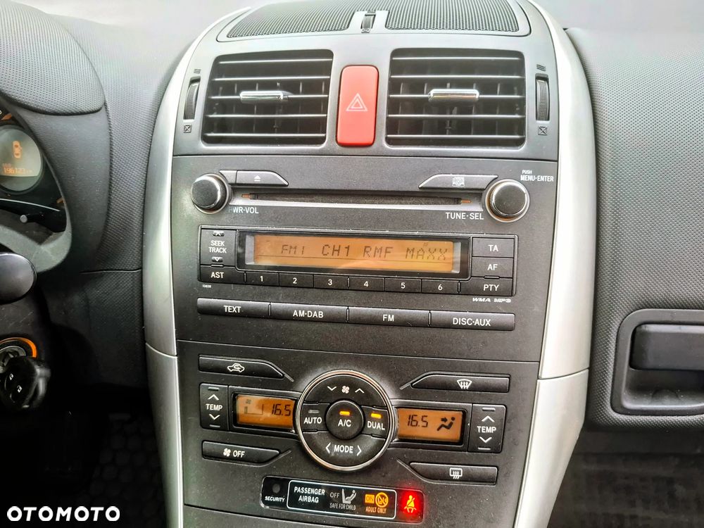 Toyota Auris - 18