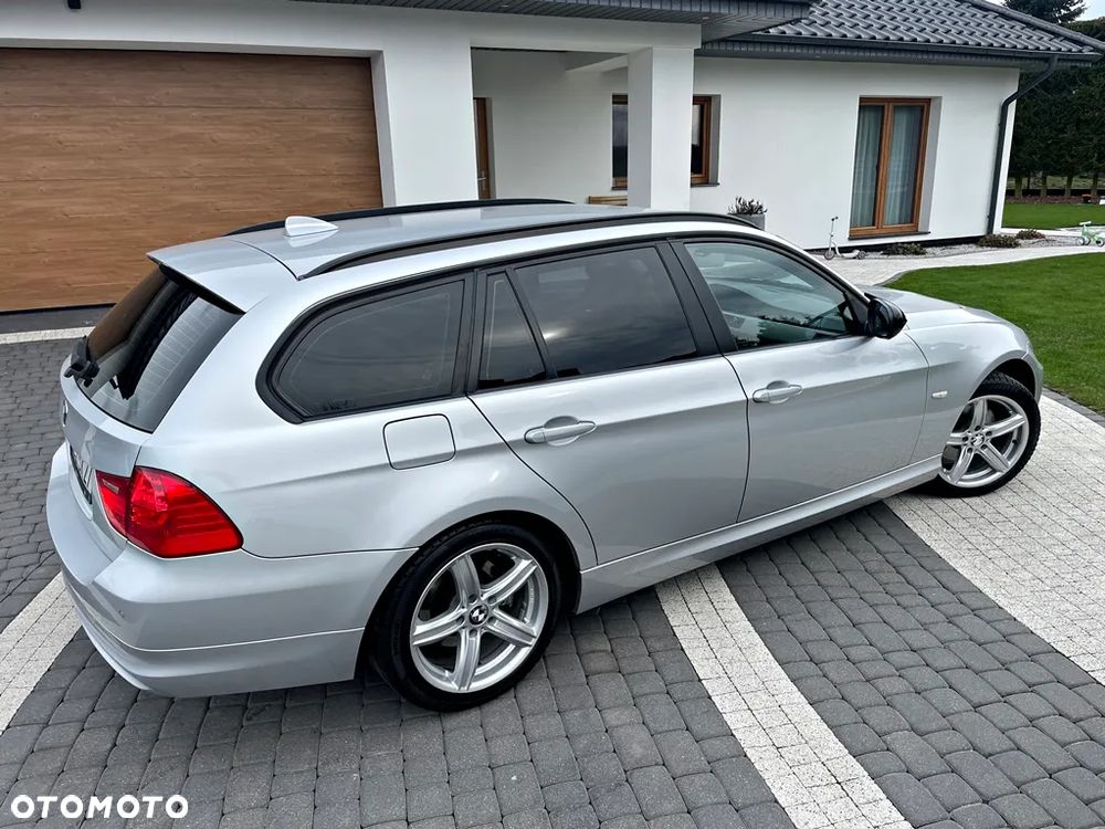 BMW Seria 3 318d DPF Touring Edition Exclusive - 13