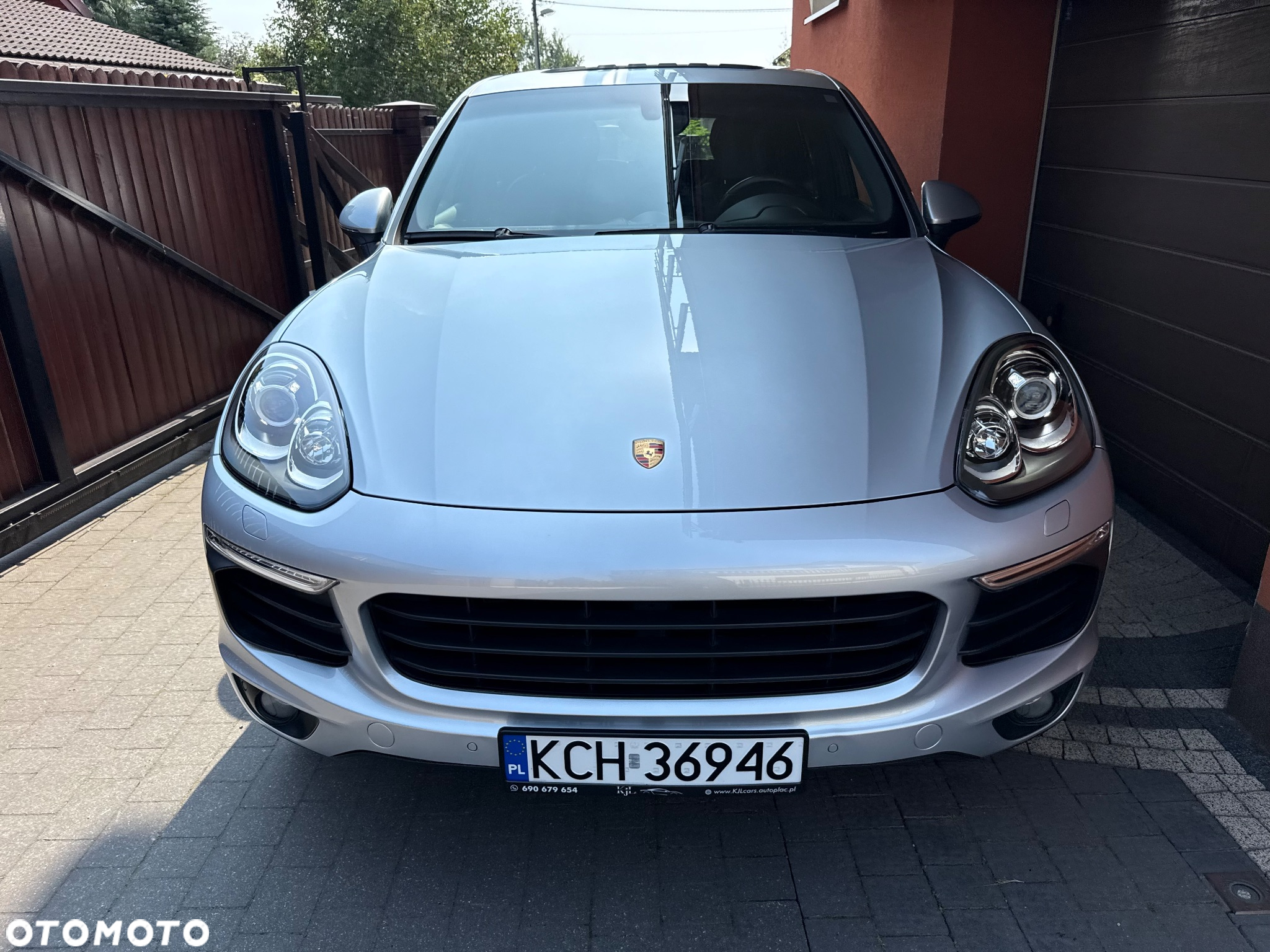Porsche Cayenne Platinum Edition - 2